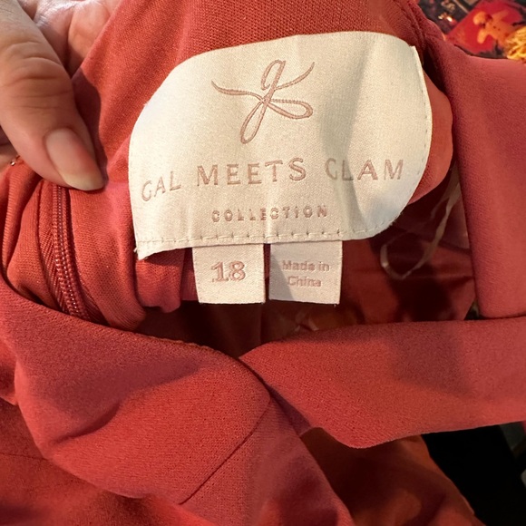 Gal Meets Glam Dress - Picture 4 of 5